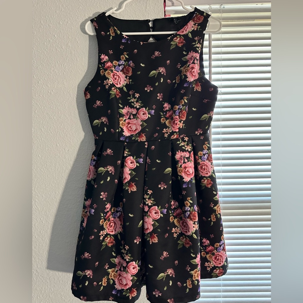 Floral semi backless dress